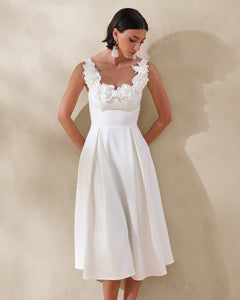Crème Élodie Scoop-Neck Midi Dress - corsage detail