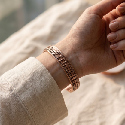 Cuivre Garance twisted braid copper cuff bracelet worn on the wrist